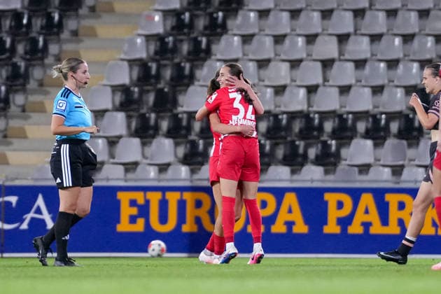 Maj Schneider (SC Freiburg, 15), Emma Memminger (SC Freiburg, 32) Torjubel, Emotionen, Jubel, Torerfolg, Abschluss, Treffer , Deutschland, Fussball, GooglePixel Frauen-Bundesliga, 4.Spieltag, 2026 2027, SC Freiburg vs. 1. FSV Mainz 05, 13.09.2026, Dreisamstadion, Freiburg Freiburg Dreisamstadion Baden-Wuerttemberg Deutschland Copyright: xArnexAmbergx