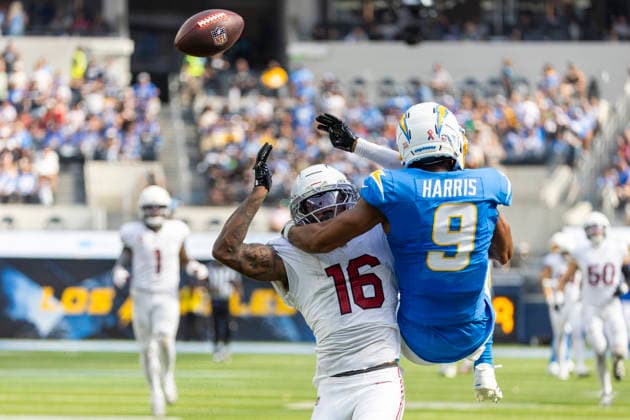September 13, 2026, Inglewood, California, USA: Arizona Cardinals cornerback Max Melton (16) defects a pass intended for Los Angeles Chargers wide receiver Tre Harris (9) during an NFL, American Football Herren, USA football game, in Inglewood, Calif. on Sunday 13, 2026. NHL, Eishockey Herren, USA 2026: Arizona Cardinals 26:14 LA Chargers - ZUMAc68_ 20260913_zaf_c68_047 Copyright: xRingoxChiux