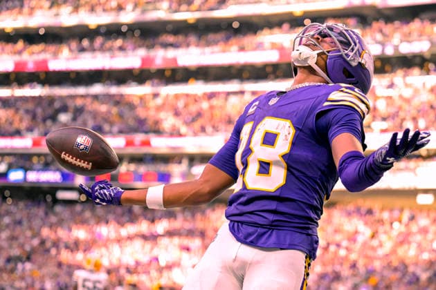 MINNEAPOLIS, MN - SEPTEMBER 13: Minnesota Vikings wide receiver Justin Jefferson (18) celebrates his 2-poing conversion during the fourth quarter of a NFL, American Football Herren, USA game between the Minnesota Vikings and Green Bay Packers on September 13, 2026, at U.S. Bank Stadium in Minneapolis MN. (Photo by Nick Wosika Icon Sportswire) NFL: SEP 13 Packers at Vikings EDITORIAL USE ONLY Icon20260913035