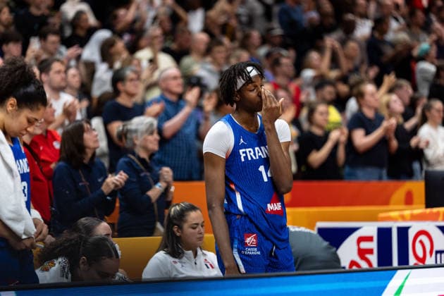 Dominique Malonga (Frankreich, 14) enttaeuscht Enttaeuschung nach Niederlage, GER, USA vs. Frankreich, Basketball, FIBA Women s World Cup 2026, Finale, 13.09.2026 GER, USA vs. Frankreich, Basketball, FIBA Women s World Cup 2026, Finale, 13.09.2026 Berlin Copyright: xEibner-Pressefoto MaxxVincenx EP_MVN