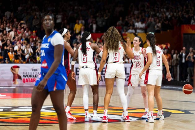 Angel Reese (USA, 15), Rhyne Howard (USA, 06), Kiki Iriafen (USA, 09), Caitlin Clark (USA, 12), Sonia Citron (USA, 05) jubelt Jubel nach Sieg Spielende, GER, USA vs. Frankreich, Basketball, FIBA Women s World Cup 2026, Finale, 13.09.2026 GER, USA vs. Frankreich, Basketball, FIBA Women s World Cup 2026, Finale, 13.09.2026 Berlin Copyright: xEibner-Pressefoto MaxxVincenx EP_MVN