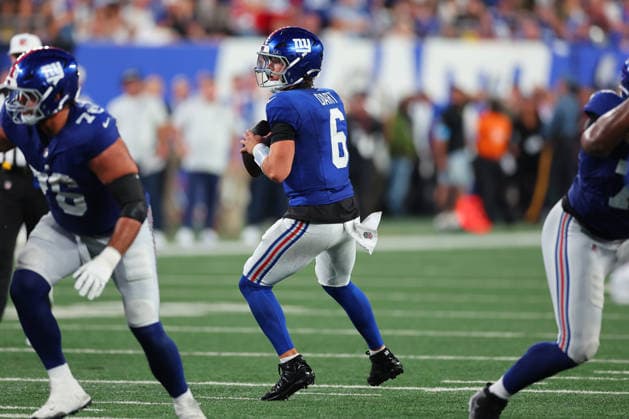 EAST RUTHERFORD, NJ - SEPTEMBER 13: Jaxson Dart 6 of the New York Giants during the game against the Dallas Cowboys on September 13, 2026 at MetLife Stadium in East Rutherford, New Jersey. (Photo by Rich Graessle Icon Sportswire) NFL, American Football Herren, USA SEP 13 Cowboys at Giants EDITORIAL USE ONLY Icon26091331714