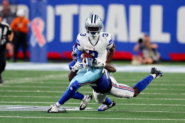 EAST RUTHERFORD, NJ - SEPTEMBER 13: Javonte Williams 33 of the Dallas Cowboys runs after the catch during the third quarter during the game against the New York Giants on September 13, 2026 at MetLife Stadium in East Rutherford, New Jersey. (Photo by Rich Graessle Icon Sportswire) NFL, American Football Herren, USA SEP 13 Cowboys at Giants EDITORIAL USE ONLY Icon26091331724