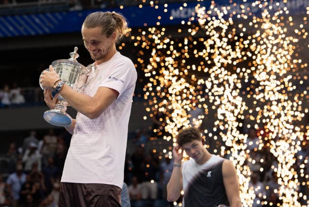 2026 US Open - Day 15 NEW YORK, NEW YORK - SEPTEMBER 13: Alexander Zverev of Germany poses with the trophy at the trophy presentation after winning the men’s singles final against Ben Shelton of the United States during the 2026 US Open - Day 15 at USTA Billie Jean King National Tennis Center on September 13, 2026 in New York, New York. New York USTA Billie Jean King National Tennis Center New York United States Copyright: xSusanxMullane ISIxPhotosx 9760