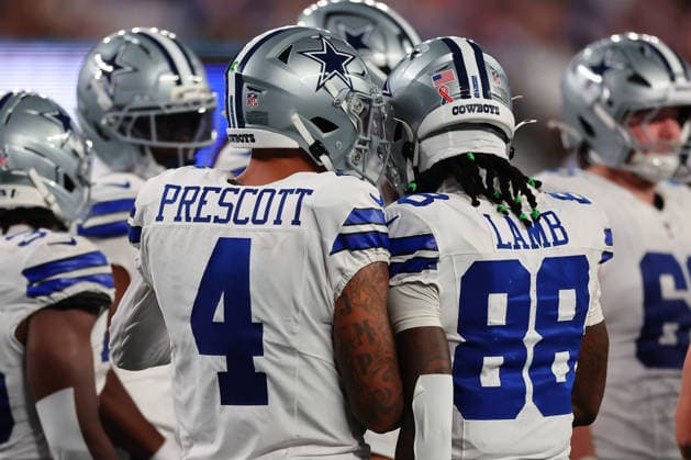 EAST RUTHERFORD, NJ - SEPTEMBER 13: Dak Prescott 4 of the Dallas Cowboys and Ceedee Lamb 88 during the game against the New York Giants on September 13, 2026 at MetLife Stadium in East Rutherford, New Jersey. (Photo by Rich Graessle Icon Sportswire) NFL, American Football Herren, USA SEP 13 Cowboys at Giants EDITORIAL USE ONLY Icon26091331742
