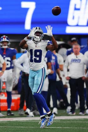 EAST RUTHERFORD, NJ - SEPTEMBER 13: Ryan Flournoy 19 of the Dallas Cowboys makes a catch during the game against the New York Giants on September 13, 2026 at MetLife Stadium in East Rutherford, New Jersey. (Photo by Rich Graessle Icon Sportswire) NFL, American Football Herren, USA SEP 13 Cowboys at Giants EDITORIAL USE ONLY Icon26091331746