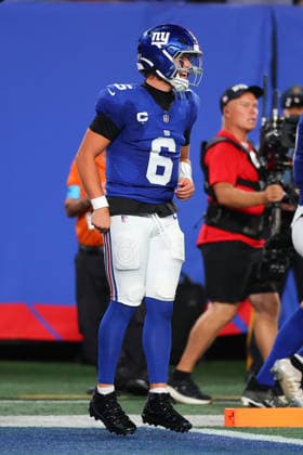 EAST RUTHERFORD, NJ - SEPTEMBER 13: Jaxson Dart 6 of the New York Giants celebrates after throwing a touchdown pass during the second quarter of the game against the Dallas Cowboys on September 13, 2026 at MetLife Stadium in East Rutherford, New Jersey. (Photo by Rich Graessle Icon Sportswire) NFL, American Football Herren, USA SEP 13 Cowboys at Giants EDITORIAL USE ONLY Icon26091331752