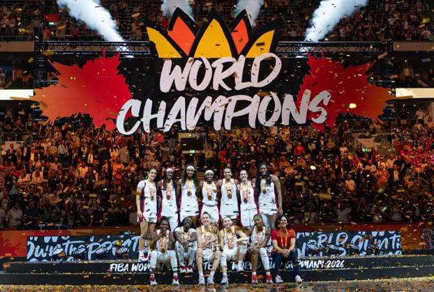 (260914) -- BERLIN, Sept. 14, 2026 -- Gold medalists of the United States pose for photos at the awarding ceremony after the final match between the United States and France at the FIBA Women s Basketball World Cup 2026 in Berlin, Germany, Sept. 13, 2026. ) (SP)GERMANY-BERLIN-BASKETBALL-WOMEN S WORLD CUP-FINAL-USA VS FRA ZhangxHaofu 