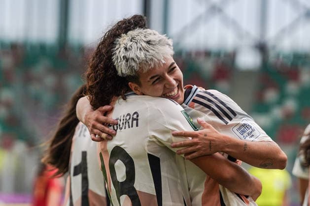 (260914) -- SOSNOWIEC, Sept. 14, 2026 -- Paula Comendador (R) of Spain celebrates after scoring during the Group F match between China and Spain at the FIFA U20 Women s World Cup Poland 2026 in Sosnowiec, Poland, Sept. 13, 2026. ) (SP)POLAND-SOSNOWIEC-FOOTBALL-FIFA U20 WOMEN S WORLD CUP-CHINA VS SPAIN PengxZiyang 