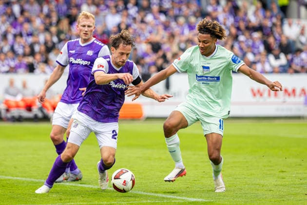 (L-R) Jannik Mueller (VfL Osnabrueck, 24) im Zweikampf mit Oluwaseun Adewumi (Hertha BSC, 19) GER, VfL Osnabrueck vs. Hertha BSC, Fussball, 2. Bundesliga, 5. Spieltag, Spielzeit 2026 2027, 13.09.2026 DFL Regulations prohibit any use of photographers as image sequences and or quasi-video. GER, VfL Osnabrueck vs. Hertha BSC, Fussball, 2. Bundesliga, 5. Spieltag, Spielzeit 2026 2027, 13.09.2026 Osnabrueck Copyright: xEibner-Pressefoto JanxRollingerx EP_JSK
