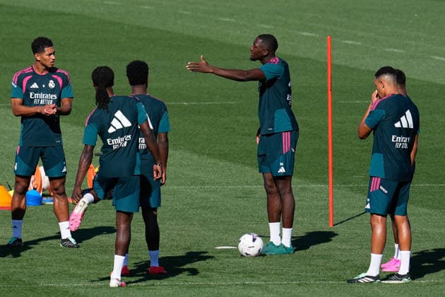 September 14, 2026, Valdebebas, Madrid, Spain: Ibrahima Konate and Jude Bellingham during the training day of Real Madrid ahead the Spanish League, LaLiga EA Sports, football match against Elche CF at Ciudad Deportiva Real Madrid on September 14, 2026, in Valdebebas, Madrid, Spain. Real Madrid Training And press conference, PK, Pressekonferenz - Laliga Ea Sports  - ZUMAa181 20260914_zaa_a181_025 Copyright: xDennisxAgyemanx