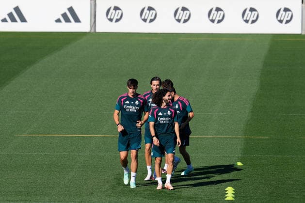 September 14, 2026, Valdebebas, Madrid, Spain: Marc Cucurella, Alvaro Carreras and Carlos Espi during the training day of Real Madrid ahead the Spanish League, LaLiga EA Sports, football match against Elche CF at Ciudad Deportiva Real Madrid on September 14, 2026, in Valdebebas, Madrid, Spain. Real Madrid Training And press conference, PK, Pressekonferenz - Laliga Ea Sports  - ZUMAa181 20260914_zaa_a181_039 Copyright: xDennisxAgyemanx