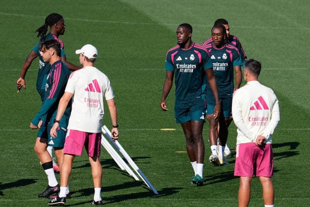 September 14, 2026, Valdebebas, Madrid, Spain: Ibrahima Konate and Yan Diomande during the training day of Real Madrid ahead the Spanish League, LaLiga EA Sports, football match against Elche CF at Ciudad Deportiva Real Madrid on September 14, 2026, in Valdebebas, Madrid, Spain. Real Madrid Training And press conference, PK, Pressekonferenz - Laliga Ea Sports  - ZUMAa181 20260914_zaa_a181_049 Copyright: xDennisxAgyemanx