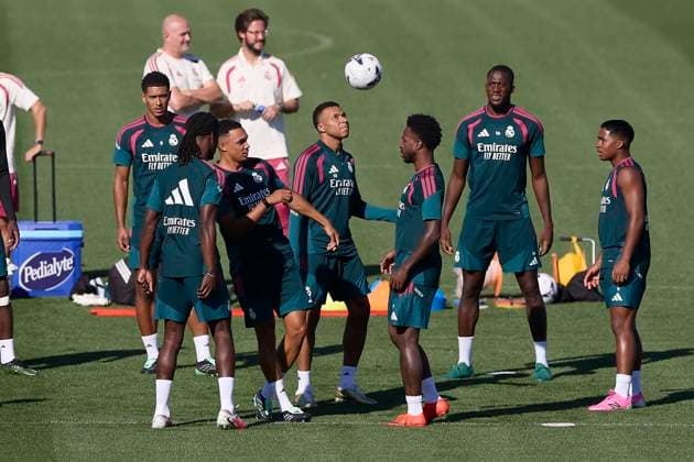 September 14, 2026, Madrid, Spain: (From L to R) Jude Bellingham, Eduardo Camavinga, Trent Alexander-Arnold, Kylian Mbappe, Vinicius Junior, Ibrahima Konate and Endrick (Real Madrid CF) are seen in action during a training session on the eve of the LaLiga EA SPORTS 2026 2027 match between Elche CF and Real Madrid CF.Real Madrid CF is holding its final training session and pre-match press conference, PK, Pressekonferenz ahead of its sixth LaLiga game. LaLiga EA SPORTS 2026 2027 - Real Madrid CF Training Session And Press Conference In Madrid, Spain - 14 Sep 2026  - ZUMAs197 20260914_aaa_s197_130 Copyright: xFedericoxTitonex
