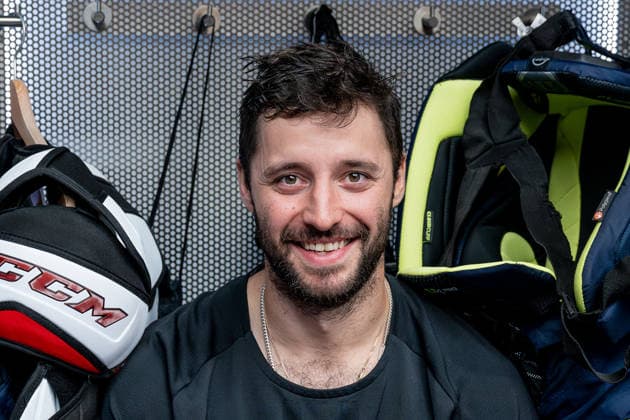 Tobias Rieder (EHC Red Bull Muenchen, 08) Portrait Portraet GER, EHC Red Bull Muenchen, Eishockey, DEL, Open Locker Room, 14.09.2026. Foto: HMB Media Heike Feiner