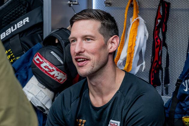 Patrick Hager (EHC Red Bull Muenchen, 52) Portrait Portraet GER, EHC Red Bull Muenchen, Eishockey, DEL, Open Locker Room, 14.09.2026. Foto: HMB Media Heike Feiner