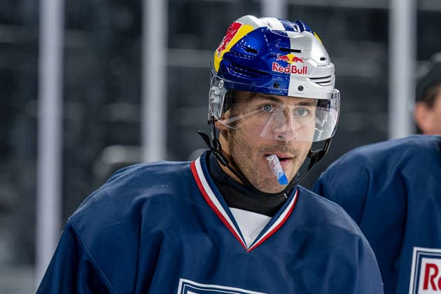 Yasin Ehliz (EHC Red Bull Muenchen, 42) Portrait Portraet GER, EHC Red Bull Muenchen, Eishockey, Trainingssession vor dem DEL-Saisonstart, 14.09.2026. Foto: HMB Media Heike Feiner