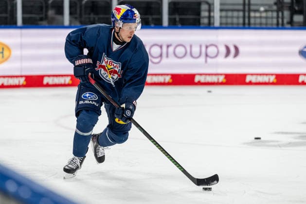 Dominik Kahun (EHC Red Bull Muenchen, 21) GER, EHC Red Bull Muenchen, Eishockey, Trainingssession vor dem DEL-Saisonstart, 14.09.2026. Foto: HMB Media Heike Feiner