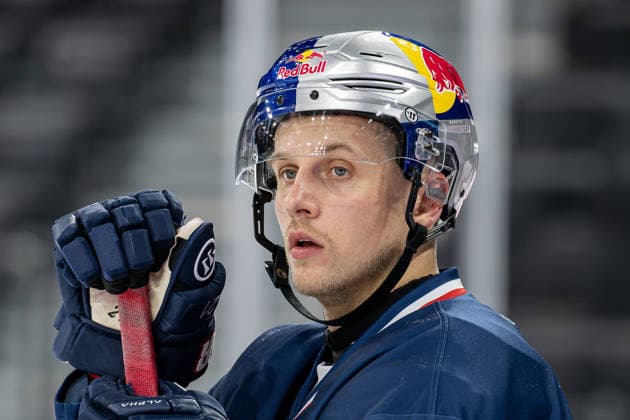 Dominik Kahun (EHC Red Bull Muenchen, 21) Portrait Portraet GER, EHC Red Bull Muenchen, Eishockey, Trainingssession vor dem DEL-Saisonstart, 14.09.2026. Foto: HMB Media Heike Feiner