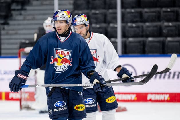 Yasin Ehliz (EHC Red Bull Muenchen, 42) GER, EHC Red Bull Muenchen, Eishockey, Trainingssession vor dem DEL-Saisonstart, 14.09.2026. Foto: HMB Media Heike Feiner