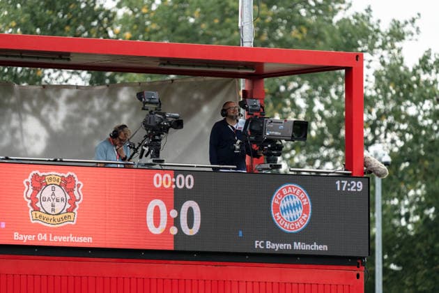 Deutschland: Google Pixel Frauen-Bundesliga 2026 27, 4. Spieltag - Bayer 04 Leverkusen vs. FC Bayern München - 14.01.2026 - Ulrich-Haberland-Stadion TV, Kamera Übertragung, Fernseher