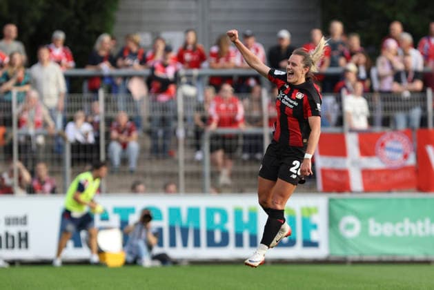 Paulina Tomasiak (Bayer 04 Leverkusen) Torjubel, jubelt nach ihrem Treffer zum 1:0 waehrend des Spiels der Frauen Bundesliga zwischen Bayer 04 Leverkusen und FC Bayern Muenchen, Ulrich-Haberland-Stadion am 14. September 2026 in Leverkusen, Deutschland. (Foto von Oliver Kaelke DeFodi Images) +++ Paulina Tomasiak (Bayer 04 Leverkusen) celebrates after scoring her team s first goal during the Bundesliga match between Bayer 04 Leverkusen and FC Bayern Muenchen at Ulrich-Haberland-Stadion on September 14, 2026 in Leverkusen, Germany. (Photo by Oliver Kaelke DeFodi Images) DFB DFL REGULATIONS PROHIBIT ANY USE OF PHOTOGRAPHS AS IMAGE SEQUENCES AND OR QUASI-VIDEO. (Photo by Oliver Kaelke DeFodi Images) -