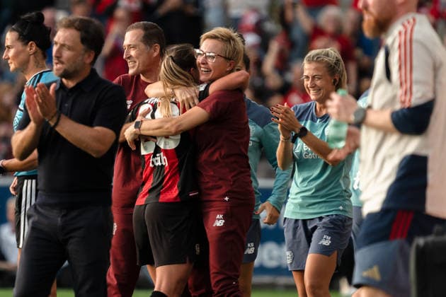 Deutschland: Google Pixel Frauen-Bundesliga 2026 27, 4. Spieltag - Bayer 04 Leverkusen vs. FC Bayern München - 14.09.2026 - Ulrich-Haberland-Stadion Tor zum 1:0 durch Tomasiak Paulina Jubel Freude Emotionen Torjubel