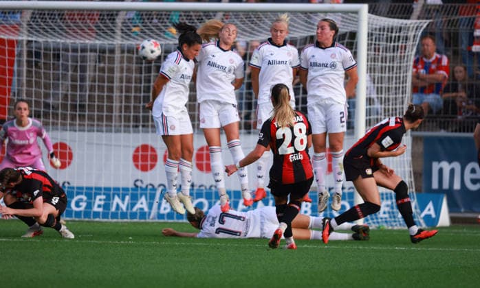 Paulina Tomasiak (B04) schiesst zum 1-0 ein, Leverkusen, Germany 14.09.2026, Frauen Bundesliga, 4. Spieltag, Bayer 04 Leverkusen - FC Bayern München.