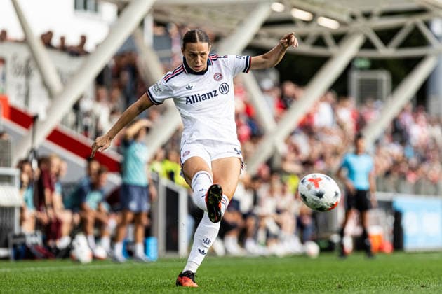 Google Pixel Frauen Bundesliga: Bayer 04 Leverkusen - FC Bayern München;14.09.2026 Klara Bühl (FC Bayern München, 17) Frauen Bundesliga Google Pixel Frauen Bundesliga 26 27: Bayer 04 Leverkusen - FC Bayern München; Ulrich-Haberland-Stadion, Leverkusen; 14.09.2026 DFL regulations prohibit any use of photographs as image sequences and or quasi video.