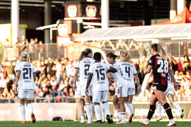 Google Pixel Frauen Bundesliga: Bayer 04 Leverkusen - FC Bayern München;14.09.2026 FC Bayern München bejubelt das Tor, 1:1 Frauen Bundesliga Google Pixel Frauen Bundesliga 26 27: Bayer 04 Leverkusen - FC Bayern München; Ulrich-Haberland-Stadion, Leverkusen; 14.09.2026 DFL regulations prohibit any use of photographs as image sequences and or quasi video.