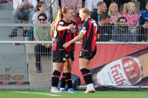 14.09.2026, xgrfx, Fussball Google Pixel Frauen-Bundesliga, Bayer Leverkusen - FC Bayern München v.l. Tor, Paulina Tomasiak zum 2:1 (Bayer Leverkusen) Leverkusen