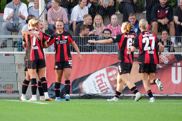 14.09.2026, xgrfx, Fussball Google Pixel Frauen-Bundesliga, Bayer Leverkusen - FC Bayern München v.l. Tor, Paulina Tomasiak zum 2:1 (Bayer Leverkusen) Leverkusen