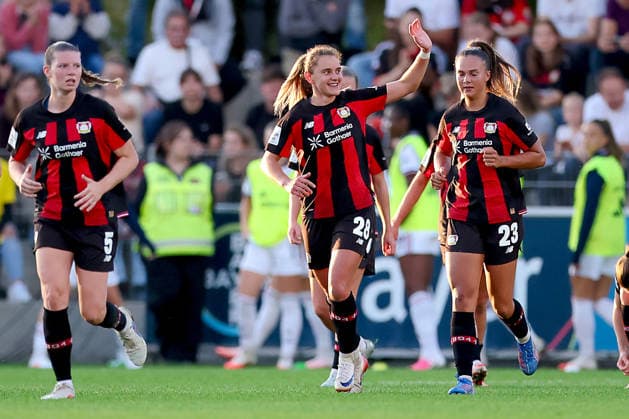 14.09.2026, Fußball, 1. Frauen Bundesliga, Bayer 04 Leverkusen - FC Bayern München, 4. Spieltag, Ulrich-Haberland-Stadion, Saison 2026 27: Torjubel nach dem Tor zum 2:1 durch Torschütze Paulina Tomasiak (Bayer 04 Leverkusen 28) DFB regulations prohibit any use of photographs as image sequences and or quasi-video. Nordrhein-Westfalen Deutschland