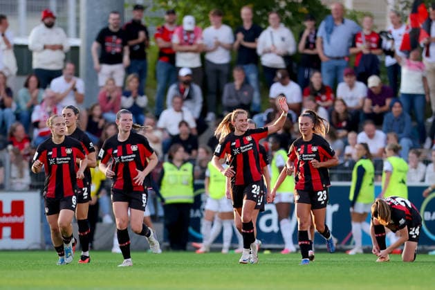 14.09.2026, Fußball, 1. Frauen Bundesliga, Bayer 04 Leverkusen - FC Bayern München, 4. Spieltag, Ulrich-Haberland-Stadion, Saison 2026 27: Torjubel nach dem Tor zum 2:1 durch Torschütze Paulina Tomasiak (Bayer 04 Leverkusen 28) DFB regulations prohibit any use of photographs as image sequences and or quasi-video. Nordrhein-Westfalen Deutschland