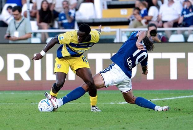 Foto IPP Albano Angilletta Como 14 09 2026 Calcio Campionato di serie A 2026 2027 Como - Parma nella foto: Mandela Keita e Nico Paz Italy Photo Press World Copyright italy ITALY  Copyright: xR4924_italyphotopressx
