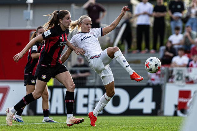 Google Pixel Frauen Bundesliga: Bayer 04 Leverkusen - FC Bayern München;14.09.2026 Pernille Harder (FC Bayern München, 21) Frauen Bundesliga Google Pixel Frauen Bundesliga 26 27: Bayer 04 Leverkusen - FC Bayern München; Ulrich-Haberland-Stadion, Leverkusen; 14.09.2026 DFL regulations prohibit any use of photographs as image sequences and or quasi video.