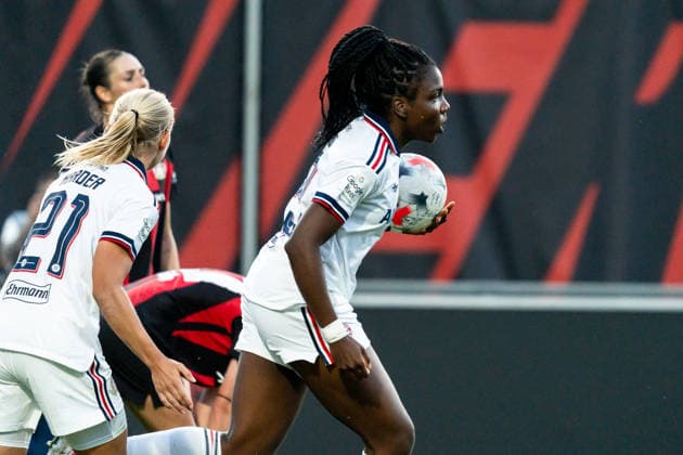 Deutschland: Google Pixel Frauen-Bundesliga 2026 27, 4. Spieltag - Bayer 04 Leverkusen vs. FC Bayern München - 14.09.2026 - Ulrich-Haberland-Stadion Tor zum 2:2 durch Imade Edna Jubel Freude Emotionen Torjubel