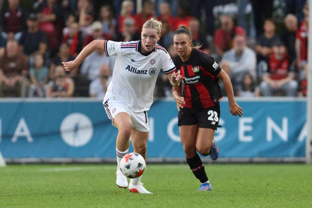 Alara Åžehitler (FC Bayern Muenchen) in Aktion, am Ball, Einzelaktion waehrend des Spiels der Frauen Bundesliga zwischen Bayer 04 Leverkusen und FC Bayern Muenchen, Ulrich-Haberland-Stadion am 14. September 2026 in Leverkusen, Deutschland. (Foto von Oliver Kaelke DeFodi Images) +++ Alara Åžehitler (FC Bayern Muenchen) controls the ball during the Bundesliga match between Bayer 04 Leverkusen and FC Bayern Muenchen at Ulrich-Haberland-Stadion on September 14, 2026 in Leverkusen, Germany. (Photo by Oliver Kaelke DeFodi Images) DFB DFL REGULATIONS PROHIBIT ANY USE OF PHOTOGRAPHS AS IMAGE SEQUENCES AND OR QUASI-VIDEO. (Photo by Oliver Kaelke DeFodi Images) -