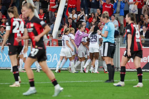 14.09.2026, xgrfx, Fussball Google Pixel Frauen-Bundesliga, Bayer Leverkusen - FC Bayern München v.l. Tor, Alara zum 2:3 (FC Bayern München) Leverkusen