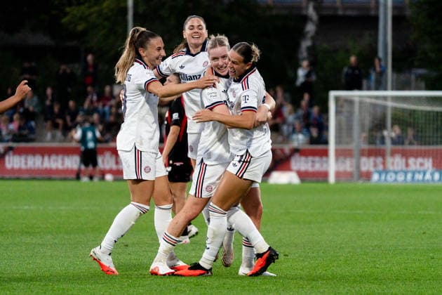 Deutschland: Google Pixel Frauen-Bundesliga 2026 27, 4. Spieltag - Bayer 04 Leverkusen vs. FC Bayern München - 14.09.2026 - Ulrich-Haberland-Stadion Tor zum 3:2 durch Alara Jubel Freude Emotionen Torjubel Bühl Klara
