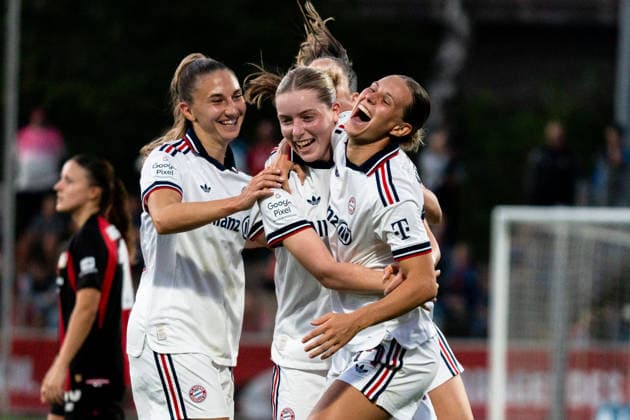 Deutschland: Google Pixel Frauen-Bundesliga 2026 27, 4. Spieltag - Bayer 04 Leverkusen vs. FC Bayern München - 14.09.2026 - Ulrich-Haberland-Stadion Tor zum 3:2 durch Alara Jubel Freude Emotionen Torjubel Bühl Klara Naschenweng Katharina