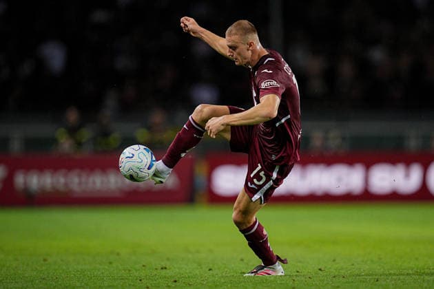Torino s Pietro Comuzzo during the Serie A soccer match between Torino and Roma at the Stadio Olimpico Grande Torino in Turin, north west Italy - Sunday, September 14, 2026. - Soccer .  Copyright: xMarcoxAlpozzi LaPressex