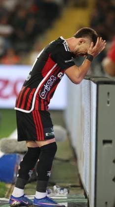 Gaziantep FK v Fenerbahce - Turkish Super Lig GAZIANTEP, TURKIYE - SEPTEMBER 14: Sorescu of Gaziantep FK gestures during the Turkish Super Lig Week 5 match between Gaziantep FK and Fenerbahce at Gaziantep Buyuksehir Stadium in Gaziantep, Turkiye, on September 14, 2026. Omer Faruk Salman Anadolu Gaziantep Turkey. Editorial use only. Please get in touch for any other usage.  Copyright: x2026xAnadoluxOmerxFarukxSalmanx