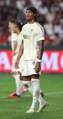 Gaziantep FK v Fenerbahce - Turkish Super Lig GAZIANTEP, TURKIYE - SEPTEMBER 14: Archie Brown of Fenerbahce gestures during the Turkish Super Lig Week 5 match between Gaziantep FK and Fenerbahce at Gaziantep Buyuksehir Stadium in Gaziantep, Turkiye, on September 14, 2026. Omer Faruk Salman Anadolu Gaziantep Turkey. Editorial use only. Please get in touch for any other usage.  Copyright: x2026xAnadoluxOmerxFarukxSalmanx