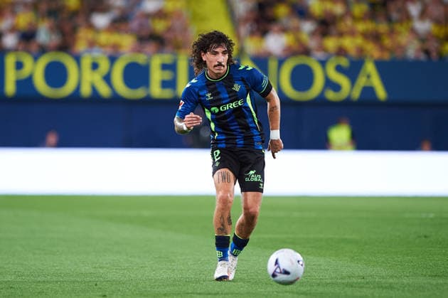 Hector Bellerin (Real Betis) during the LaLiga EA Sports match between Villarreal CF and Real Betis Balompie at Estadio de la Ceramica on September 14, 2026 in Villarreal, Spain. -