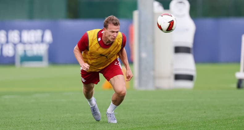 Leipzig, 14.09.2026, Red Bull Akademie, Fussball, 1.Bundesliga, RB Leipzig , Training , Im Bild: Lukas Klostermann (16, RB Leipzig) , Nur zur redaktionellen Nutzung. Only editorial use. ,