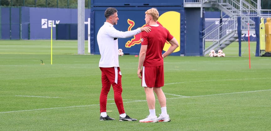 Leipzig, 14.09.2026, Red Bull Akademie, Fussball, 1.Bundesliga, RB Leipzig , Training , Im Bild von links: Trainer Martin Demichelis, RB Leipzig, Nicolas Seiwald (13, RB Leipzig). , Nur zur redaktionellen Nutzung. Only editorial use. ,