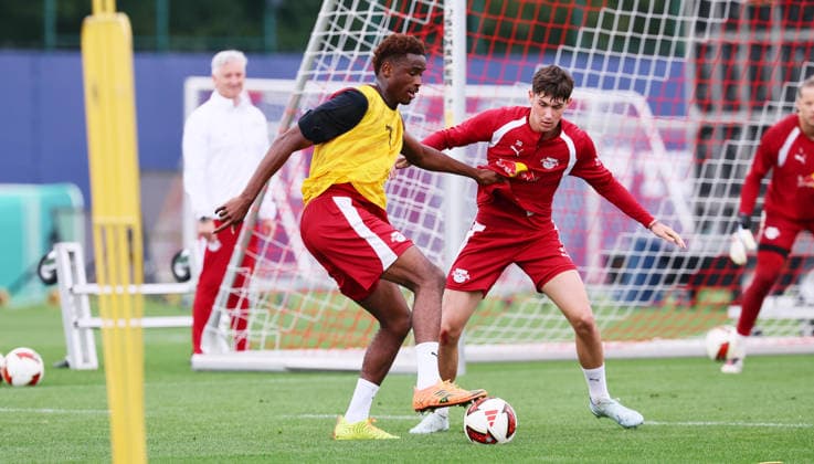 Leipzig, 14.09.2026, Red Bull Akademie, Fussball, 1.Bundesliga, RB Leipzig , Training , Im Bild von links: Abdoul Kone, Andrija Maksimovic , Nur zur redaktionellen Nutzung. Only editorial use. ,