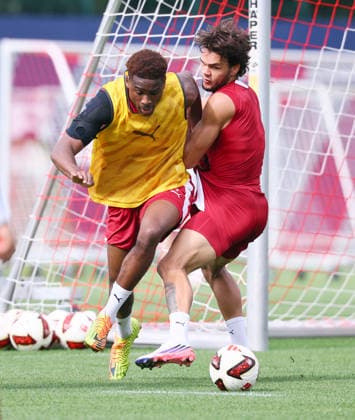 Leipzig, 14.09.2026, Red Bull Akademie, Fussball, 1.Bundesliga, RB Leipzig , Training , Im Bild von links: Abdoul Kone, Max Finkgräfe Finkgraefe. , Nur zur redaktionellen Nutzung. Only editorial use. ,