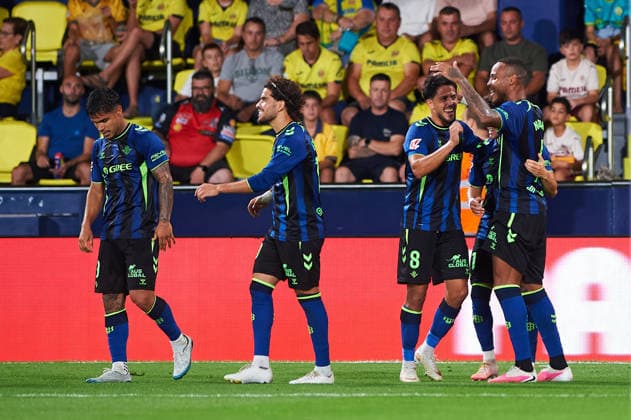 players of Real Betis celebrates after scoring his team˜s second goal during the LaLiga EA Sports match between Villarreal CF and Real Betis Balompie at Estadio de la Ceramica on September 14, 2026 in Villarreal, Spain. -
